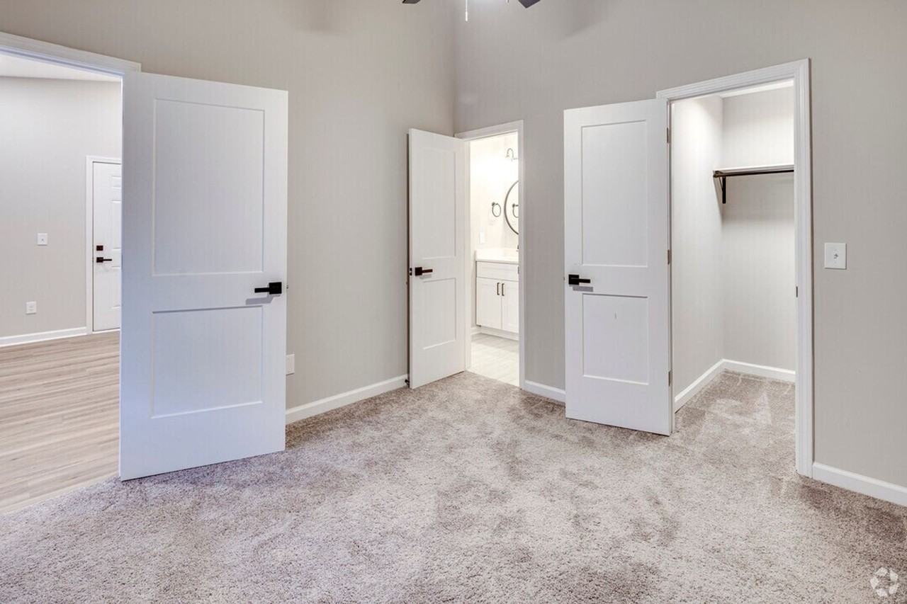 Champions Pines Apartments - Photo 3 of 37