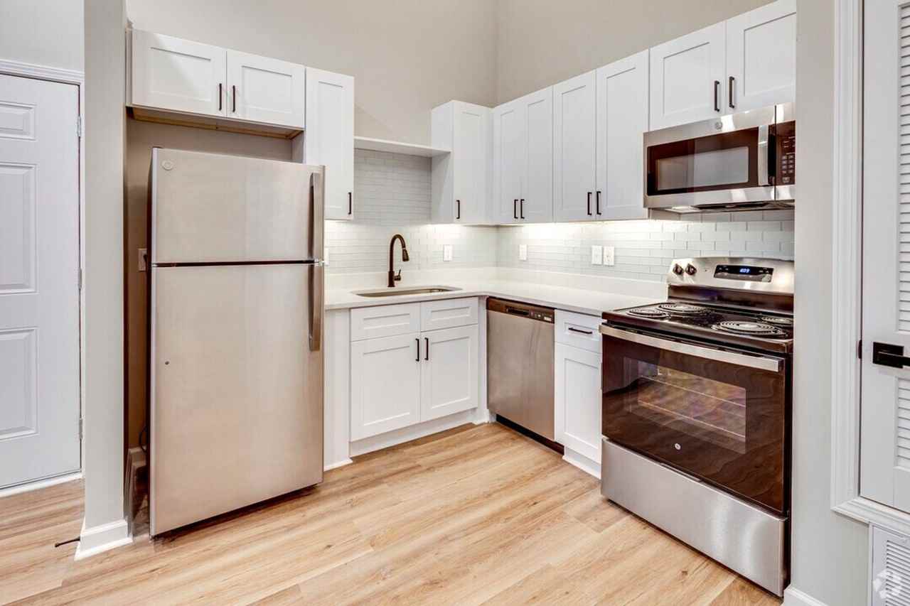 Champions Pines Apartments - Photo 4 of 37