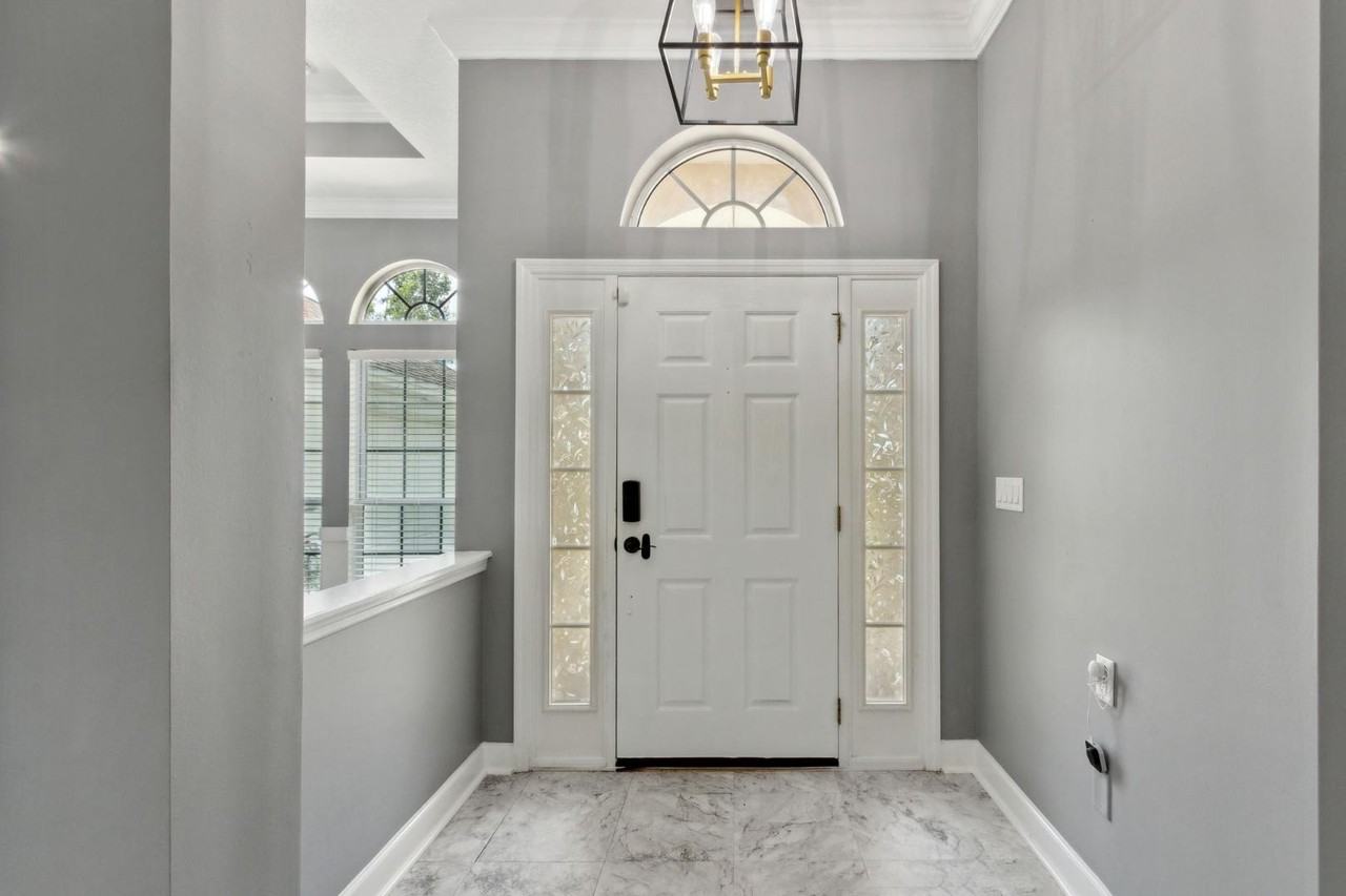 14617 Zachary Dr E - Photo 4 of 20