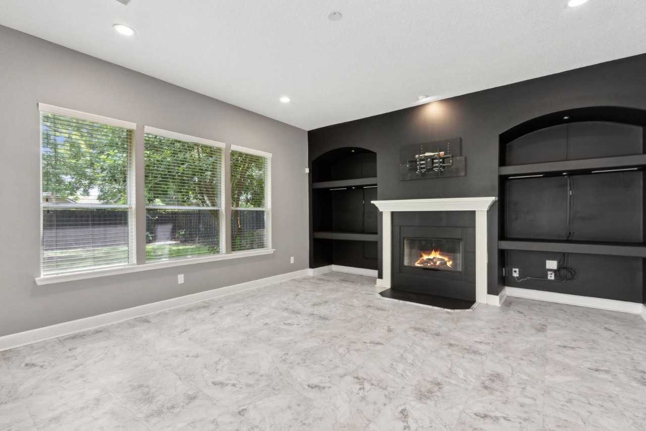 14617 Zachary Dr E - Photo 6 of 20