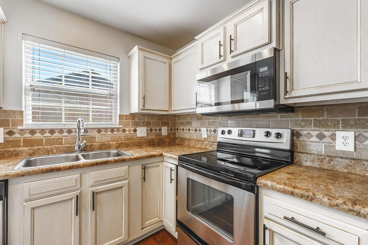 2851 W Redstone Dr - Photo 6 of 20