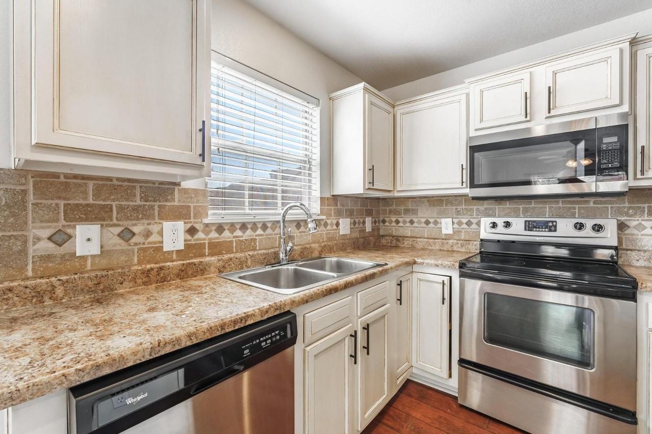 2851 W Redstone Dr - Photo 7 of 20