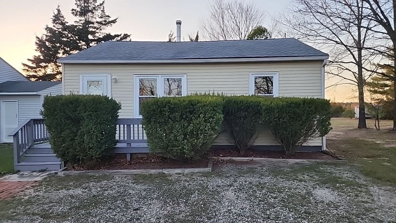 349 S Genoa Ave - Photo 3 of 20