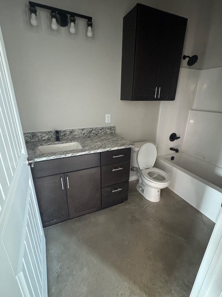 708 West st - Photo 2 of 10