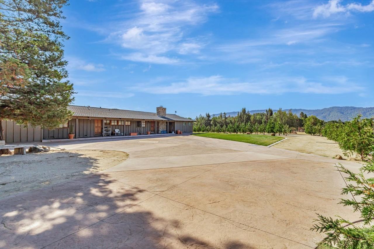 9270 Linda Vista Ln - Photo 5 of 20