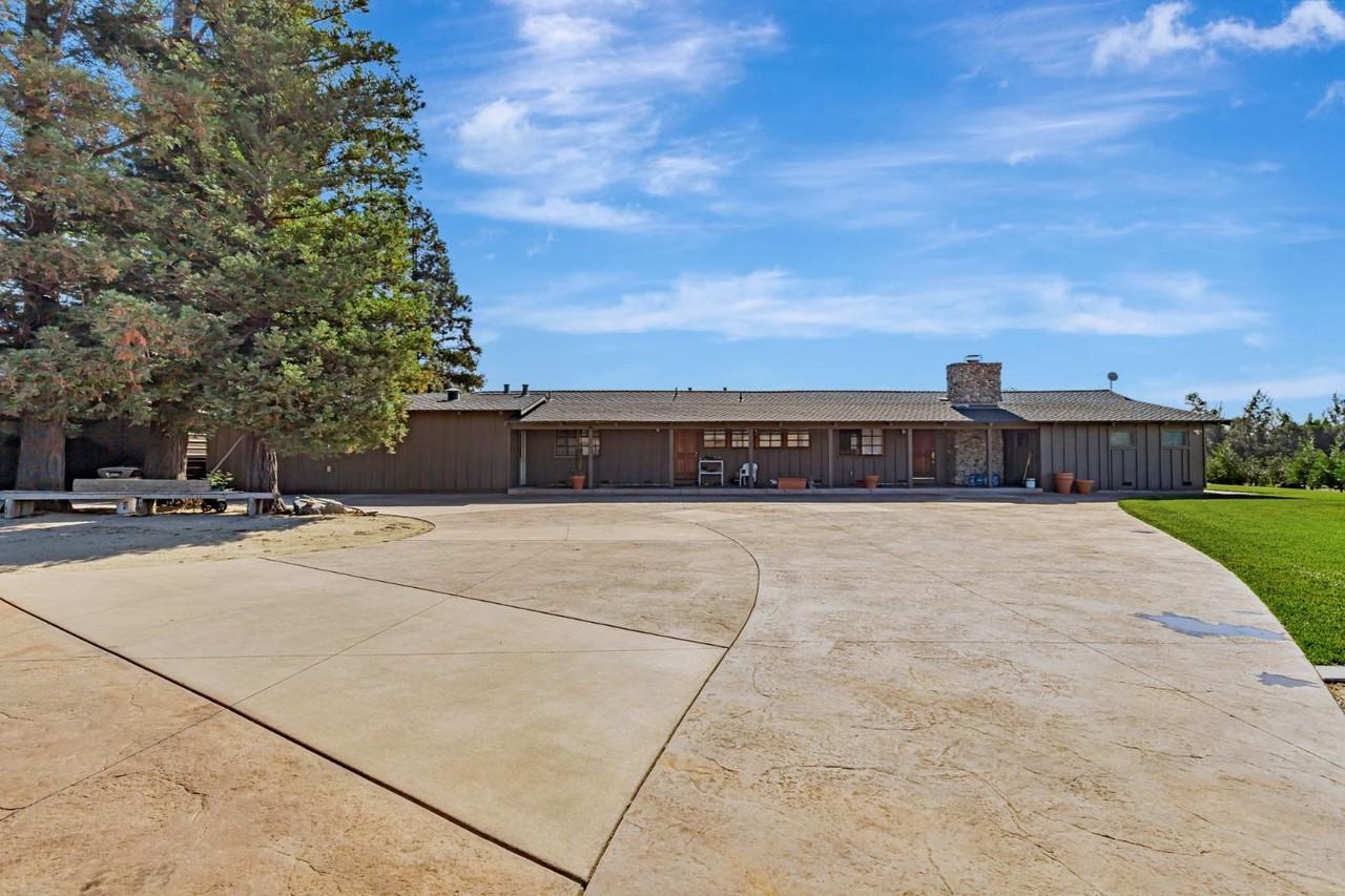 9270 Linda Vista Ln - Photo 4 of 20