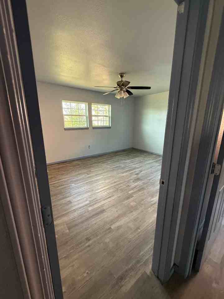 2604 E Cornell St - Photo 4 of 18