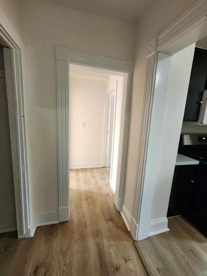 99 Williams St - Photo 3 of 10