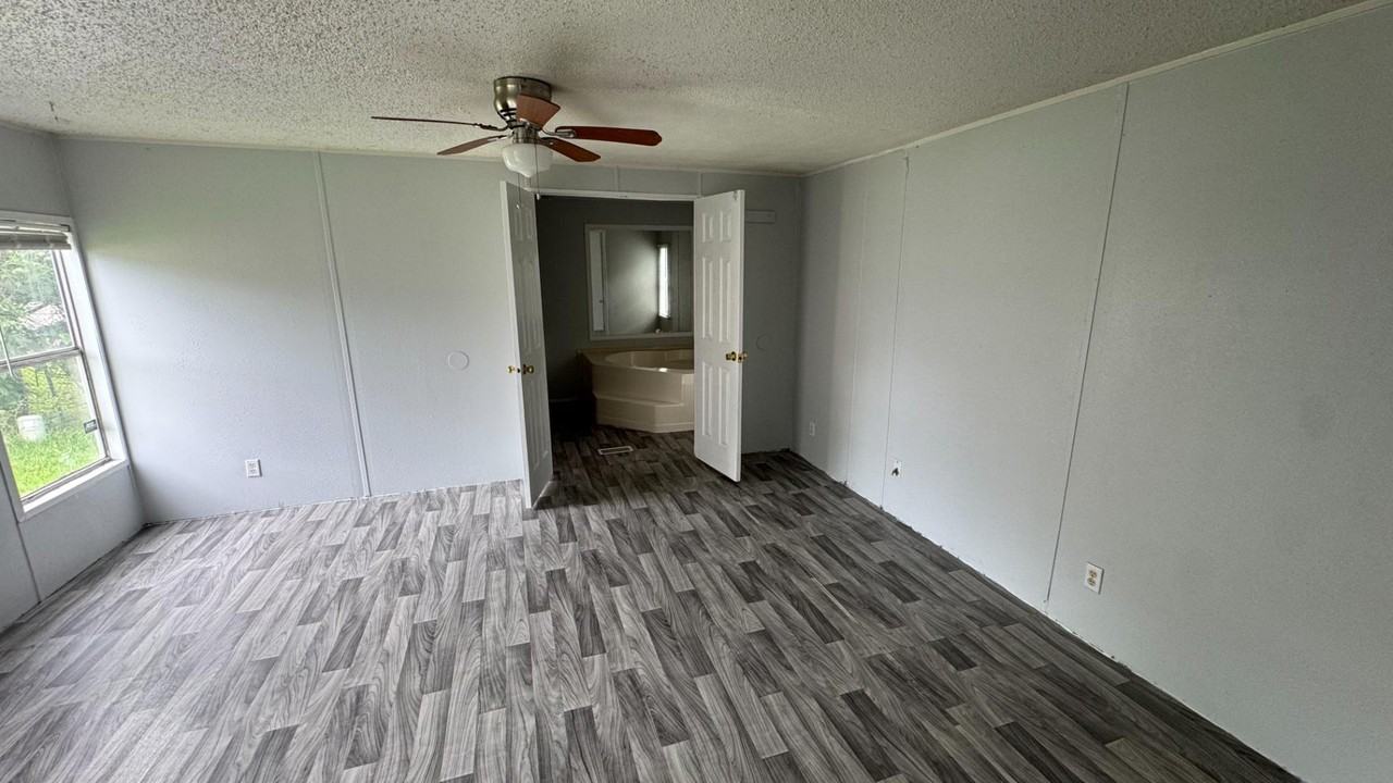 14003 W Hardy Rd - Photo 3 of 8