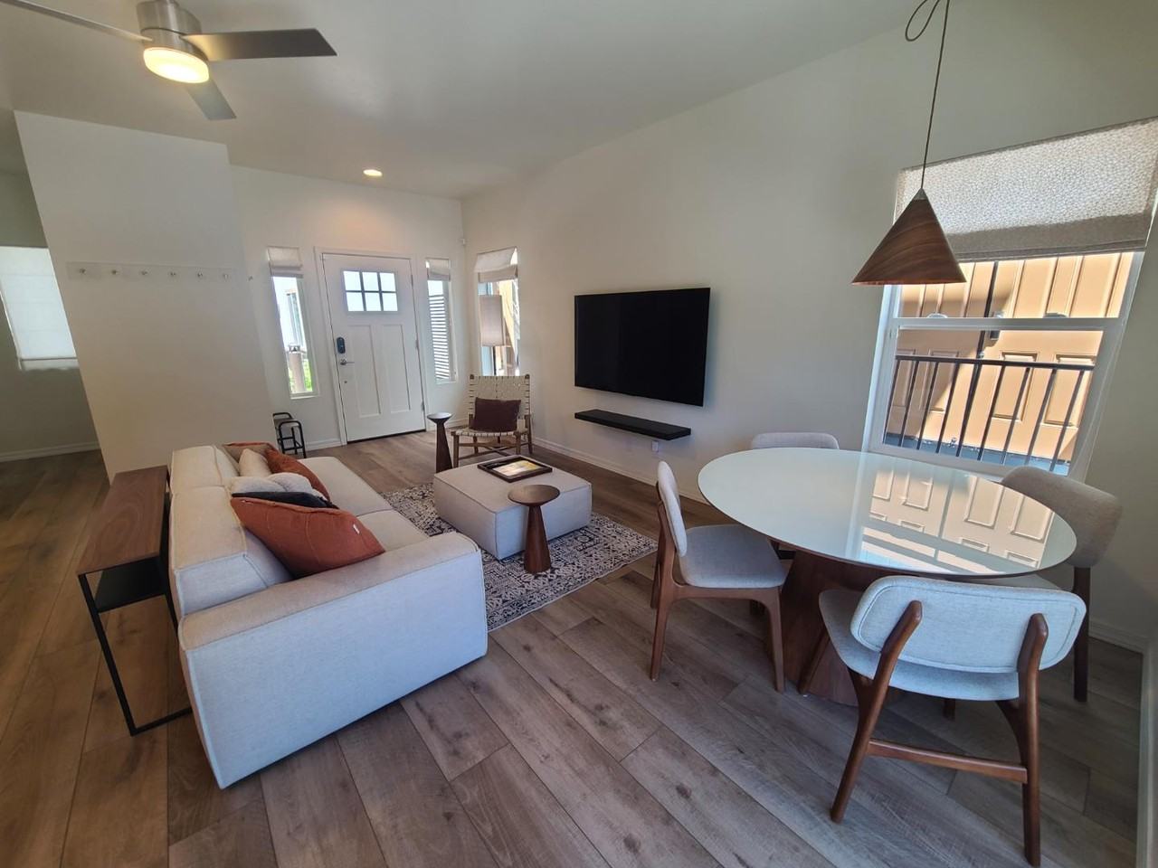 3001 E Butler Ave - Photo 4 of 20