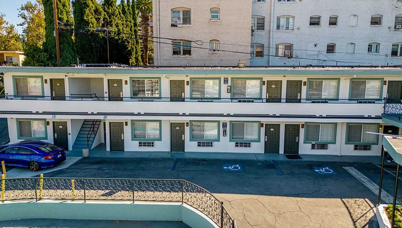 2025 W 3rd Street - Photo 5 of 8