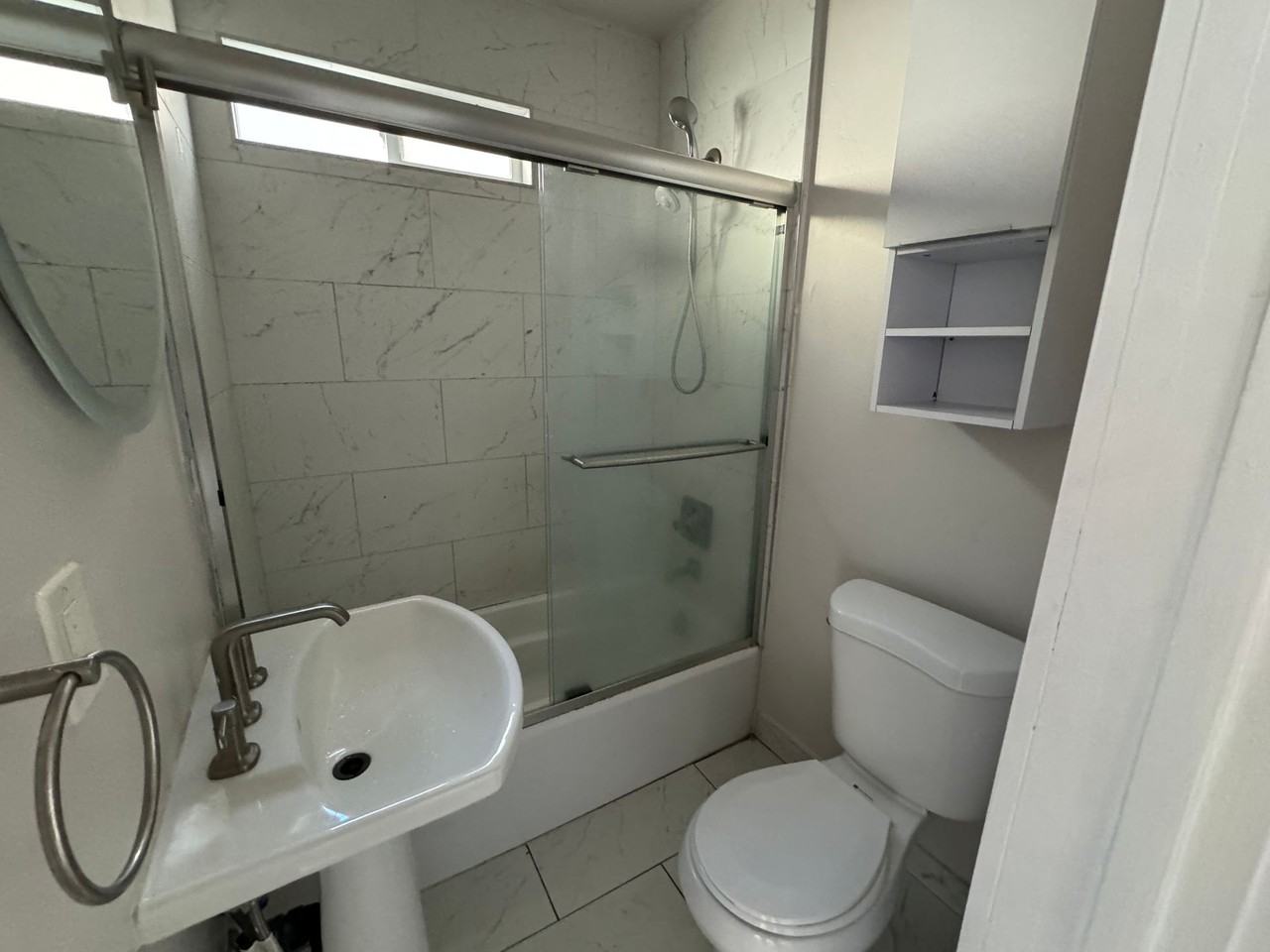 1128 Orange Ave - Photo 4 of 9
