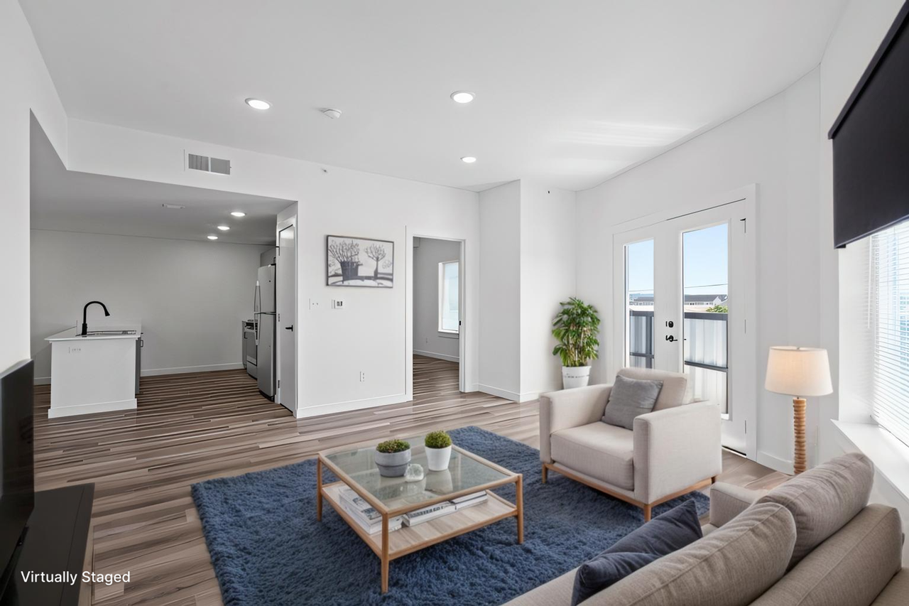 East Line Apartments - Photo 3 of 36