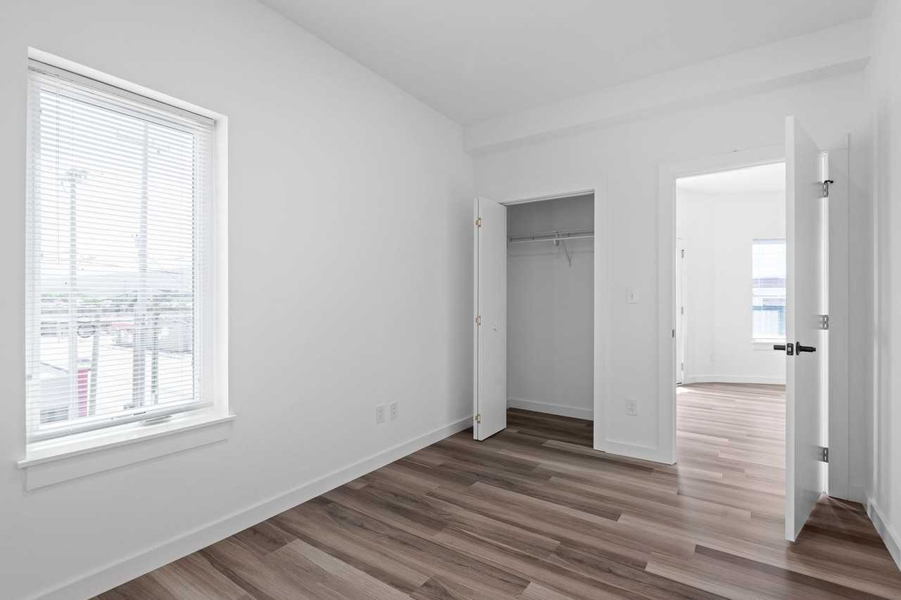 East Line Apartments - Photo 6 of 36