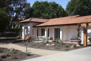 featured image of 2753 Redondo Cir