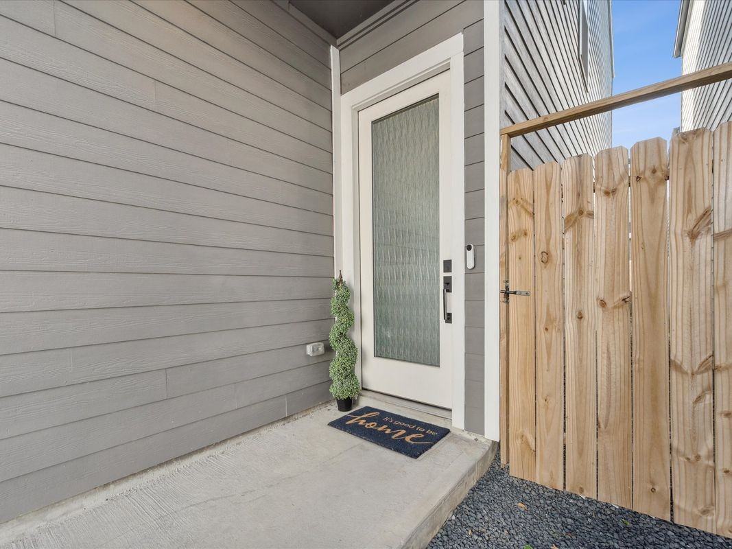 8411 Berry Brush Ln - Photo 4 of 32