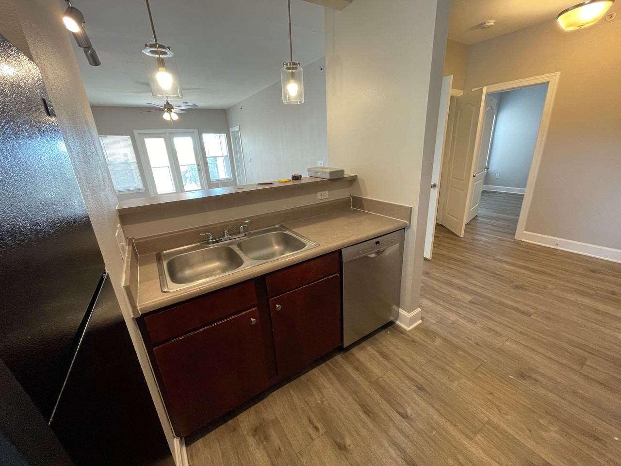 1901 Crossing Pl - Photo 3 of 19