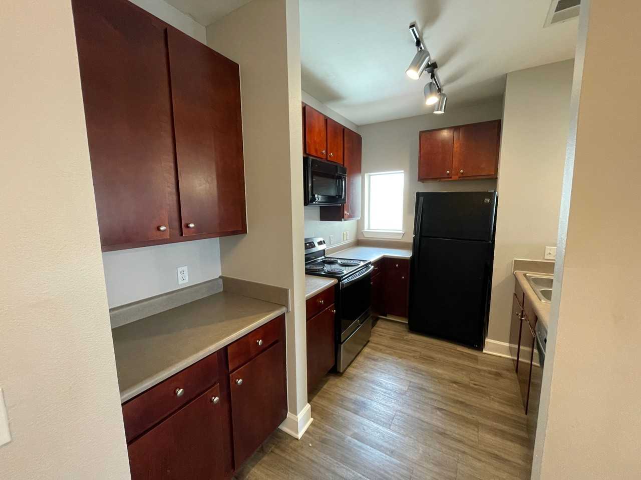 1901 Crossing Pl - Photo 4 of 19