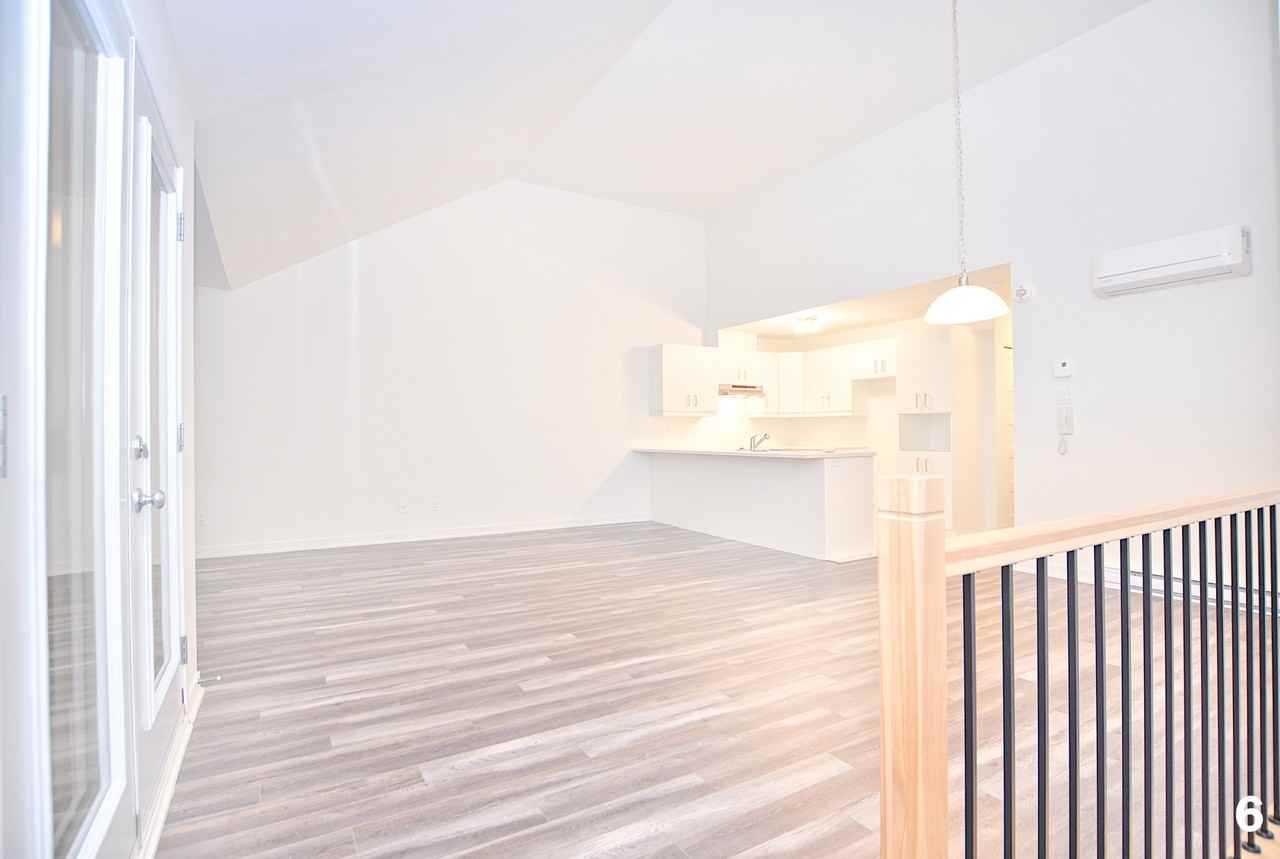 1651 Av De La Gare #1651 - Photo 2 of 19