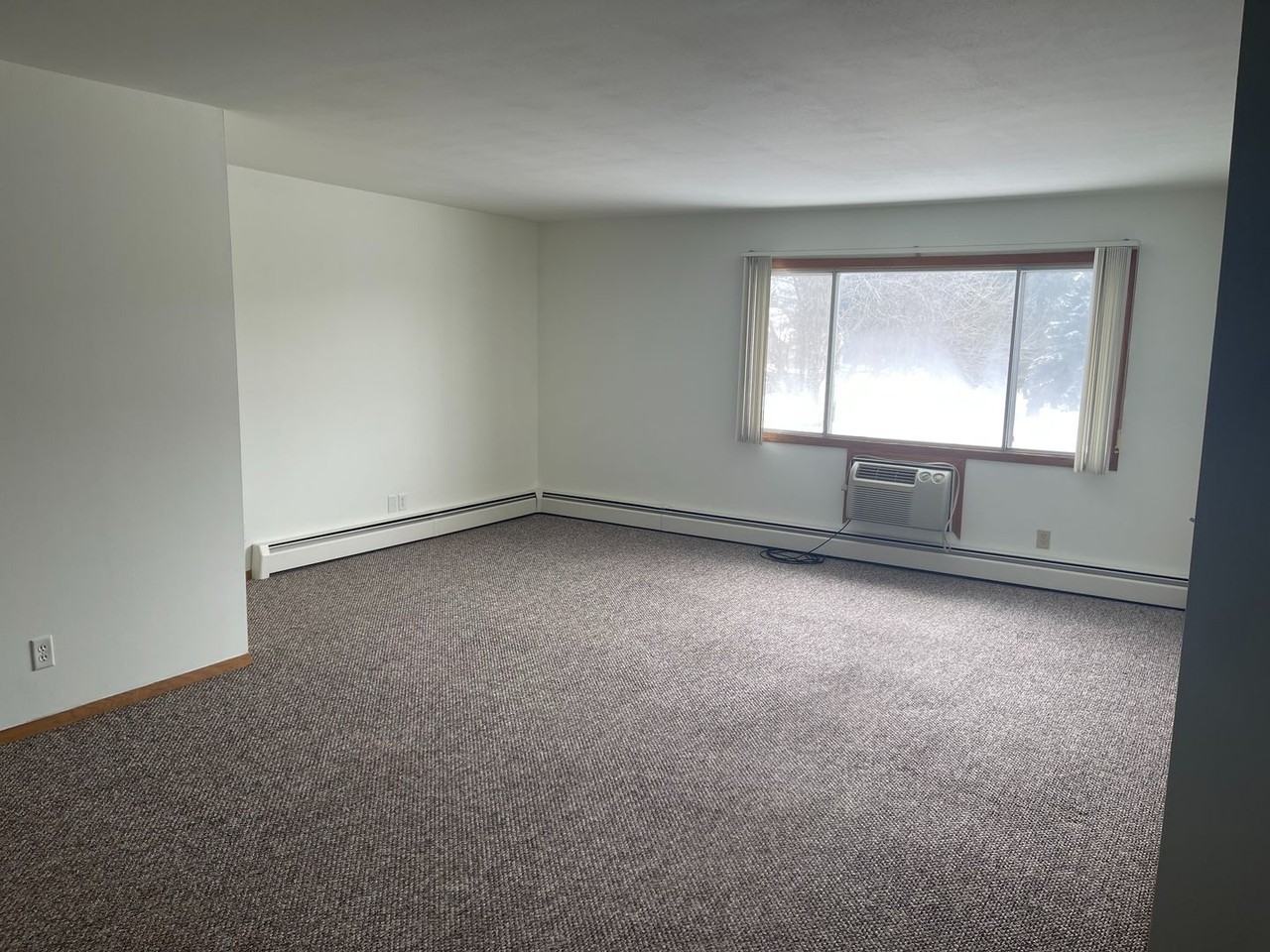 Delwan Apartments - Photo 5 of 13