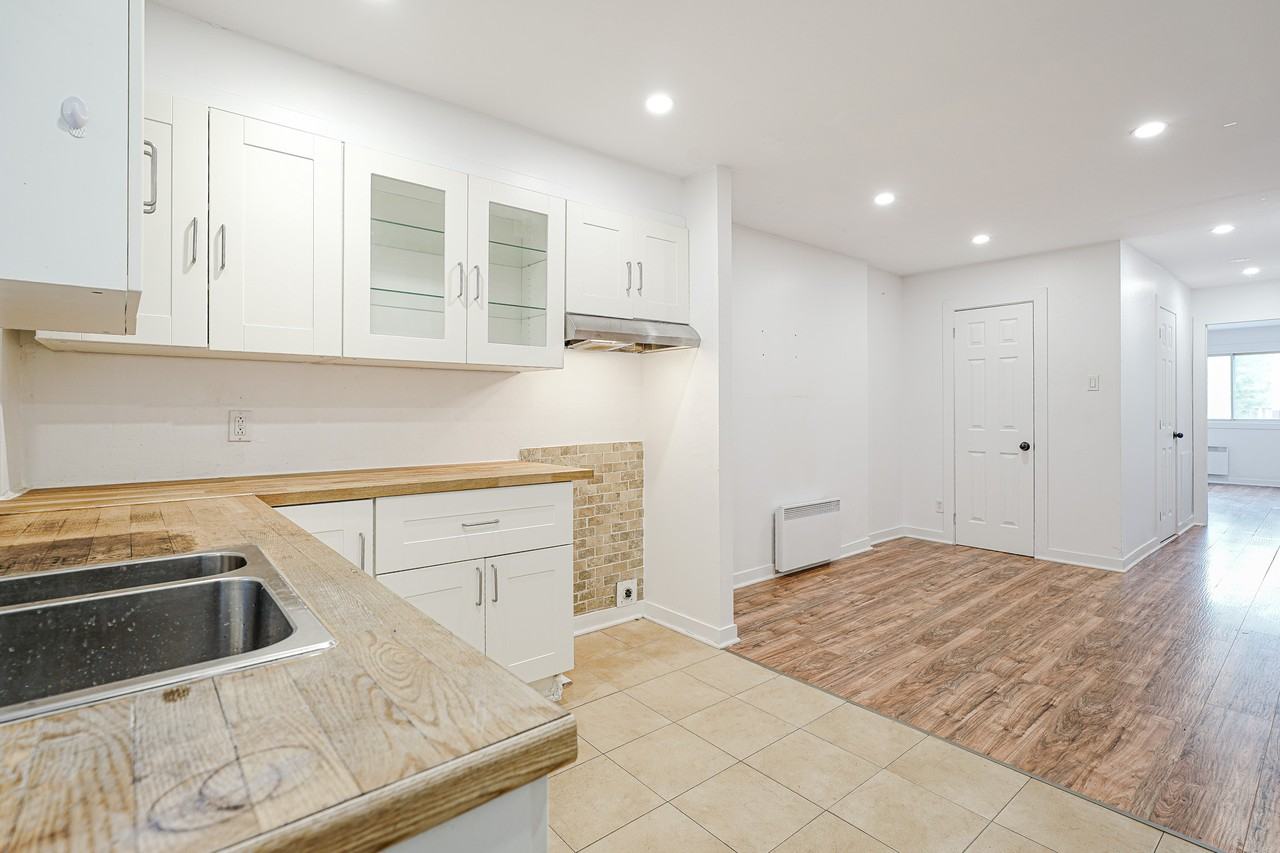 8810 Rue Sherbrooke E #3 - Photo 7 of 10