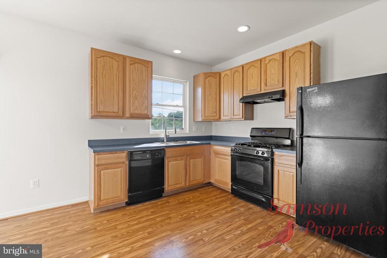 293 Kirby Street - Photo 3 of 13