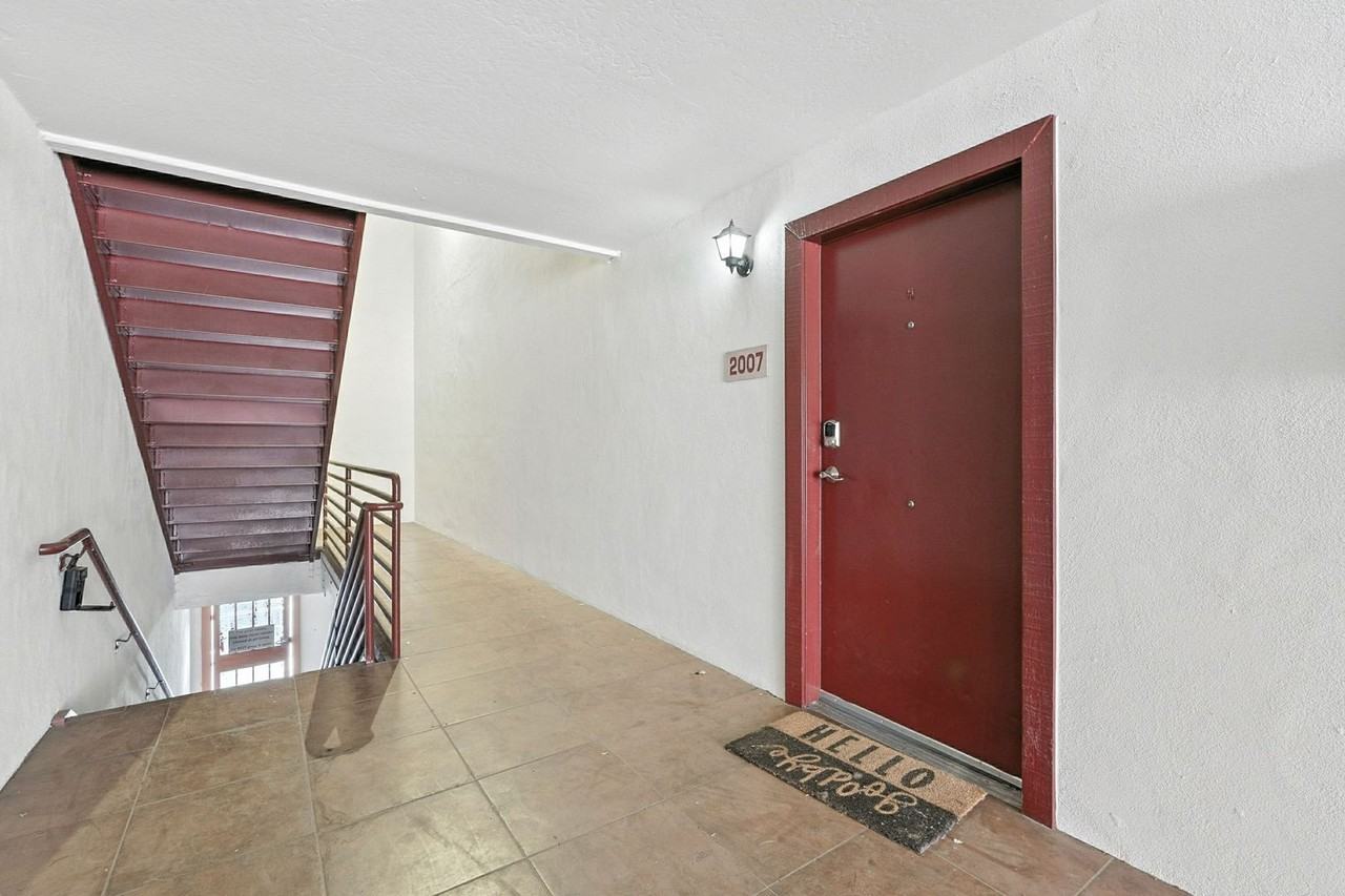 1005 E 8th St #2007 - Photo 2 of 42