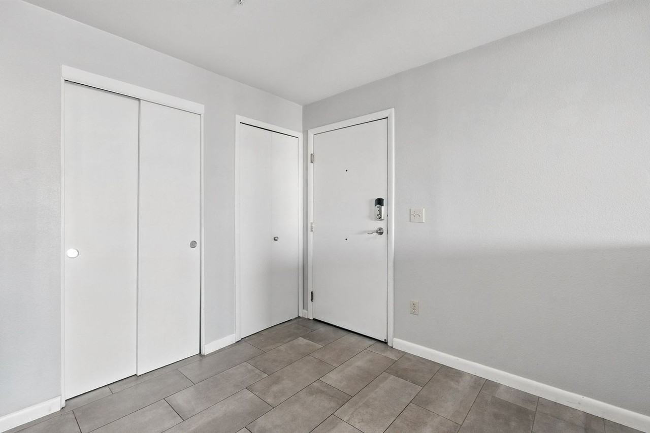 1005 E 8th St #2007 - Photo 5 of 42