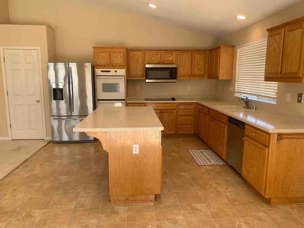 4518 Avondale Cir - Photo 3 of 44