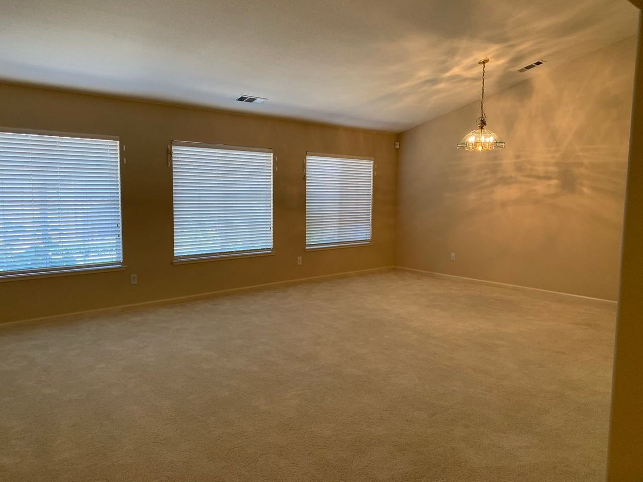 4518 Avondale Cir - Photo 4 of 44