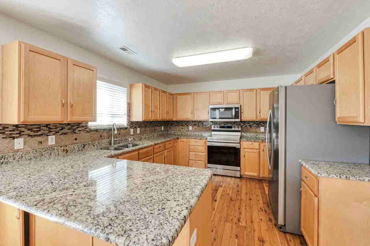 503 N 850 W - Photo 2 of 34