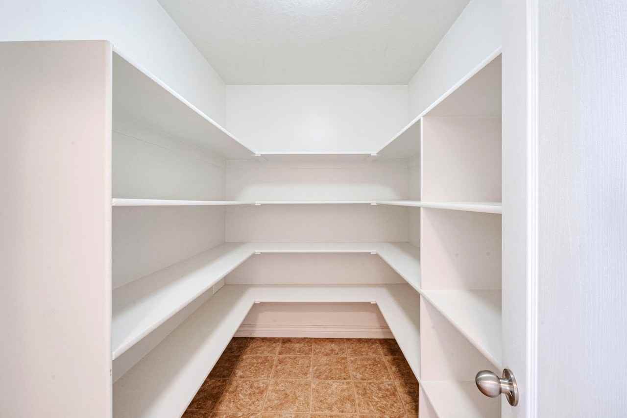 503 N 850 W - Photo 4 of 34