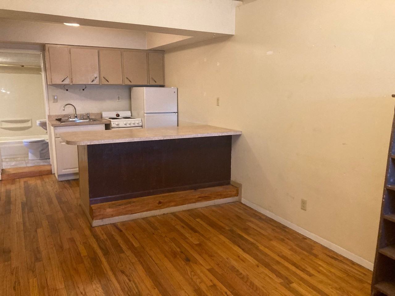 646 E 2nd St - Photo 3 of 10