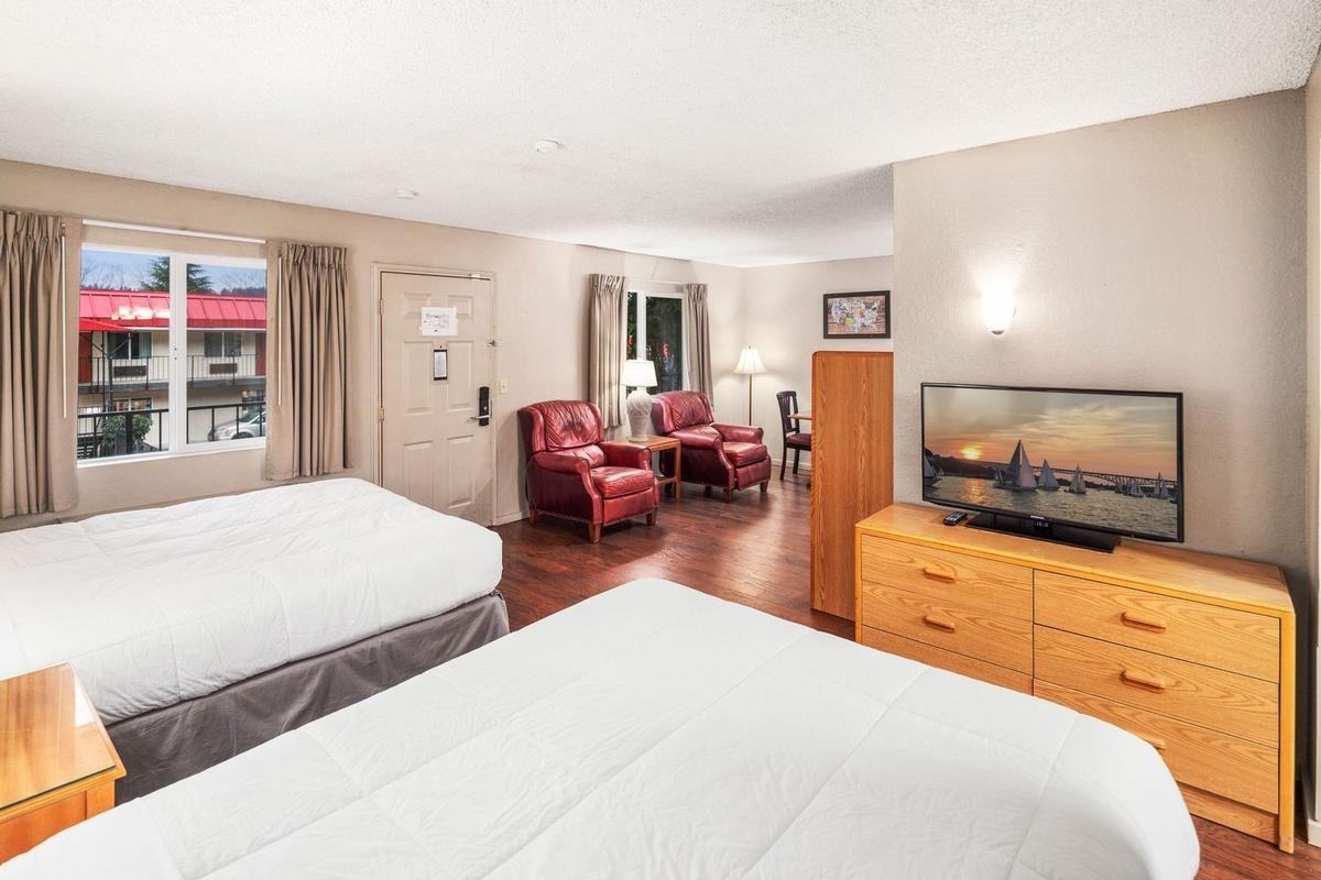 4710 Lake Washington Boulevard Northeast - Photo 2 of 18