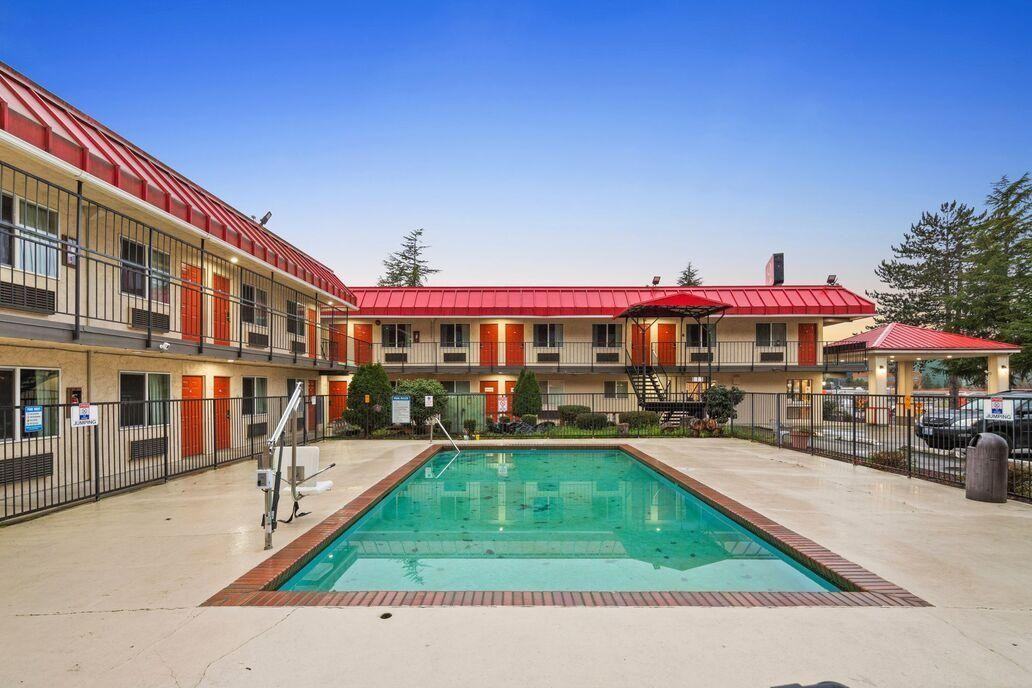 4710 Lake Washington Boulevard Northeast - Photo 2 of 18