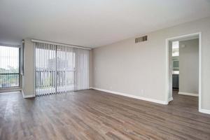 featured image of 321 E Fairview Ave