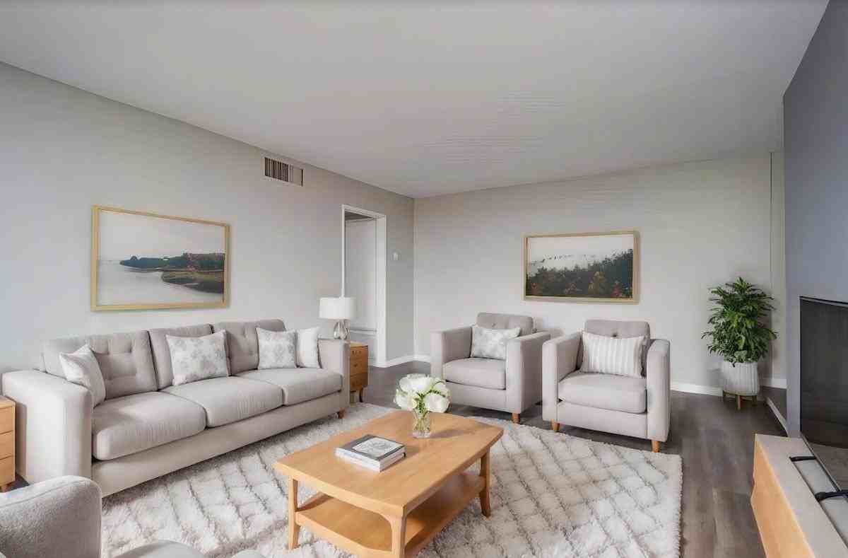 321 E Fairview Ave - Photo 7 of 33