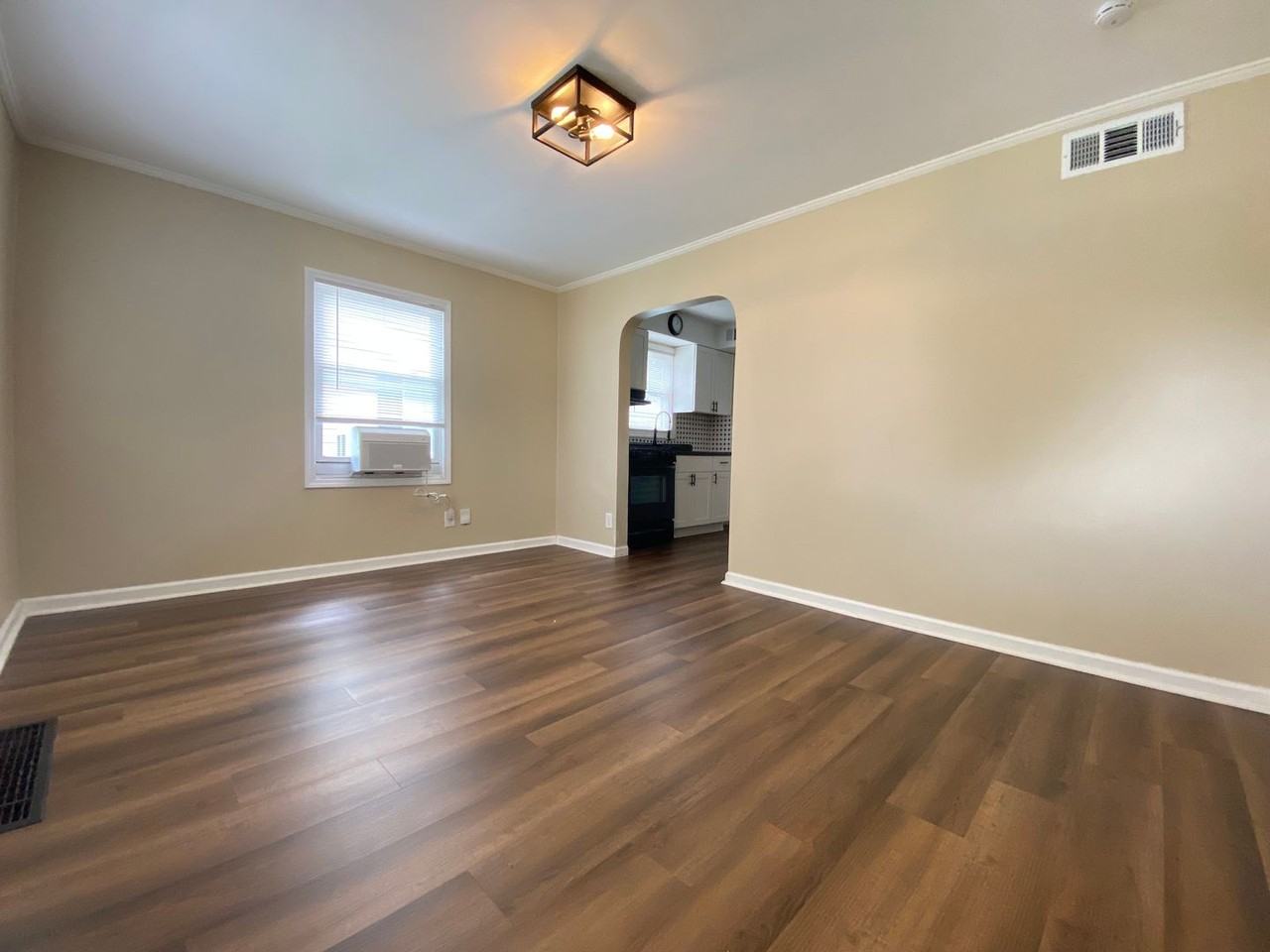 8348 Gordon Dr - Photo 3 of 14