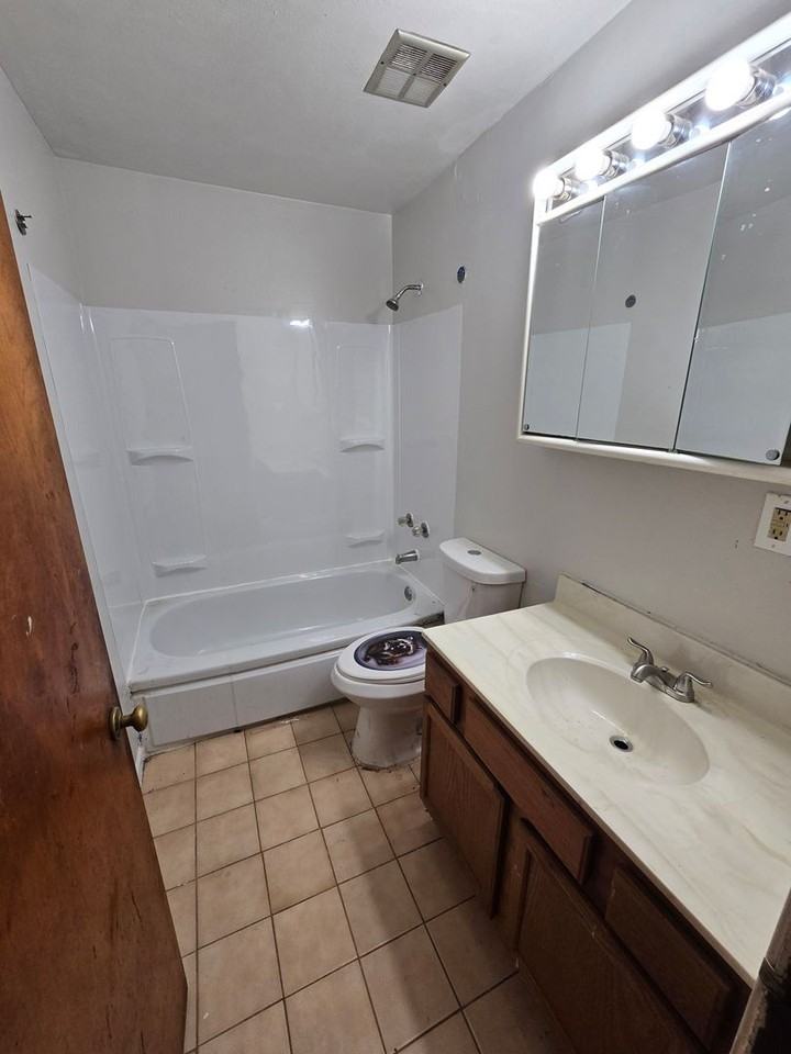 1205 Williams St - Photo 6 of 6