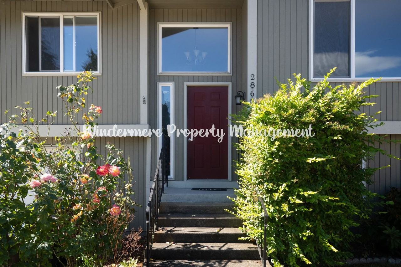 2865 Aegean Blvd Ne - Photo 2 of 27