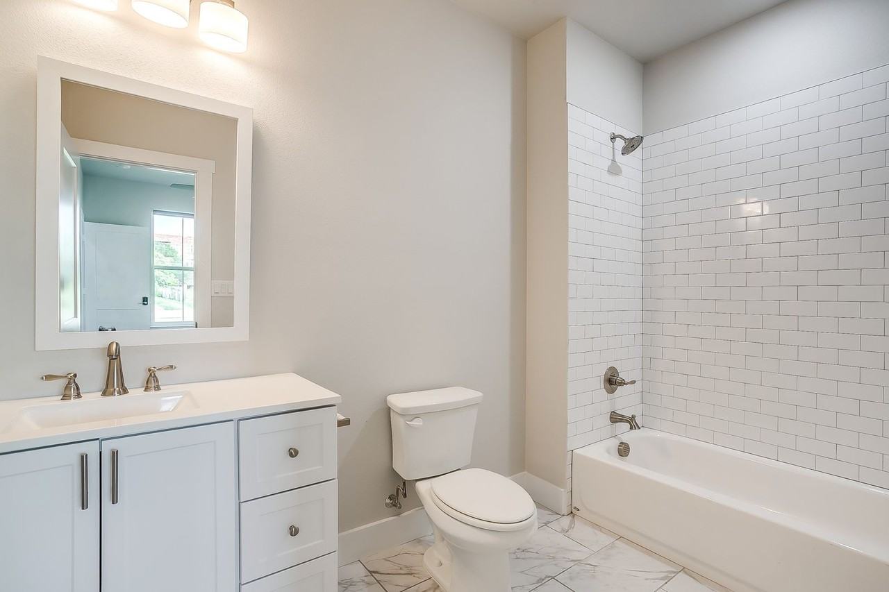2716 Forest Park Blvd - Photo 3 of 37