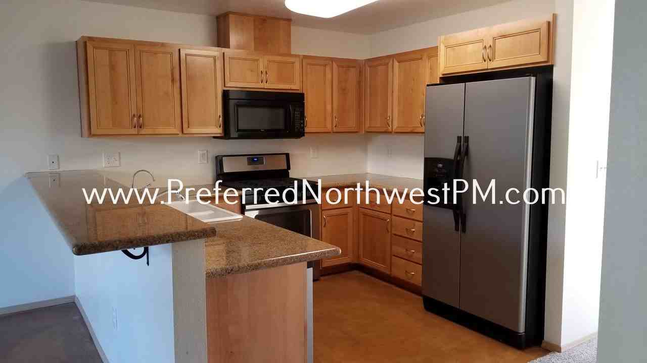 685 Pine Ct - Photo 4 of 9