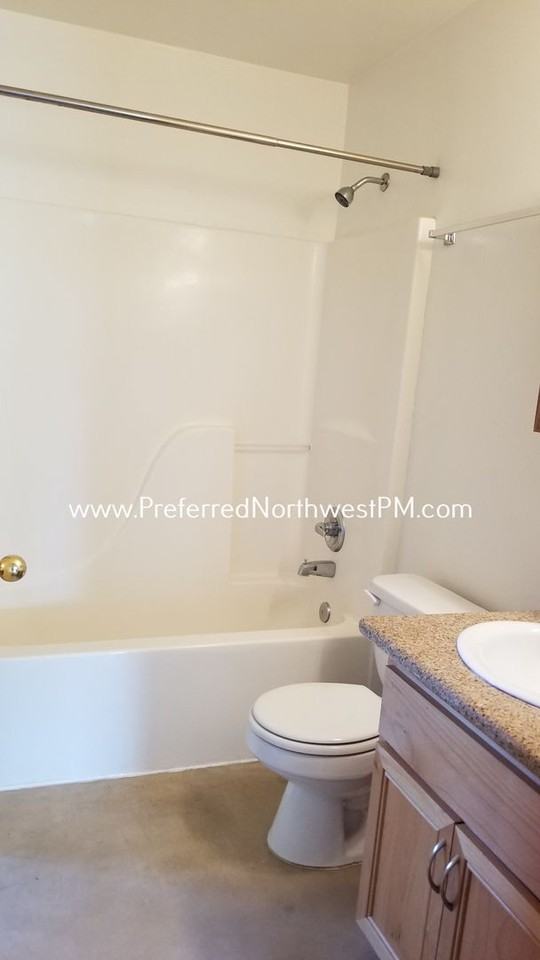 685 Pine Ct - Photo 7 of 9