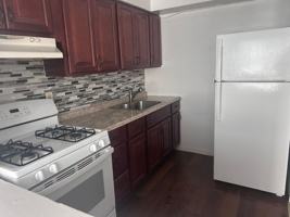 featured image of 907 W 7th St