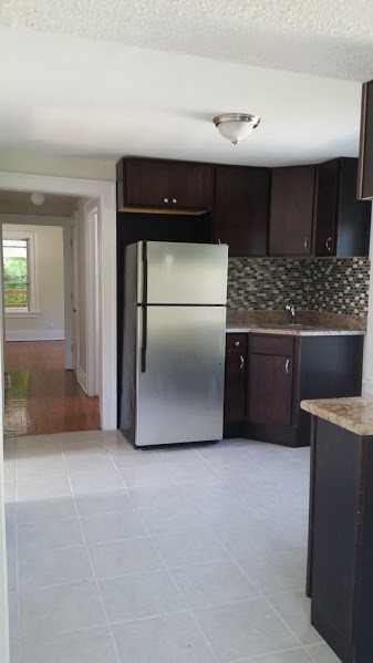 208 E Russell St - Photo 2 of 15