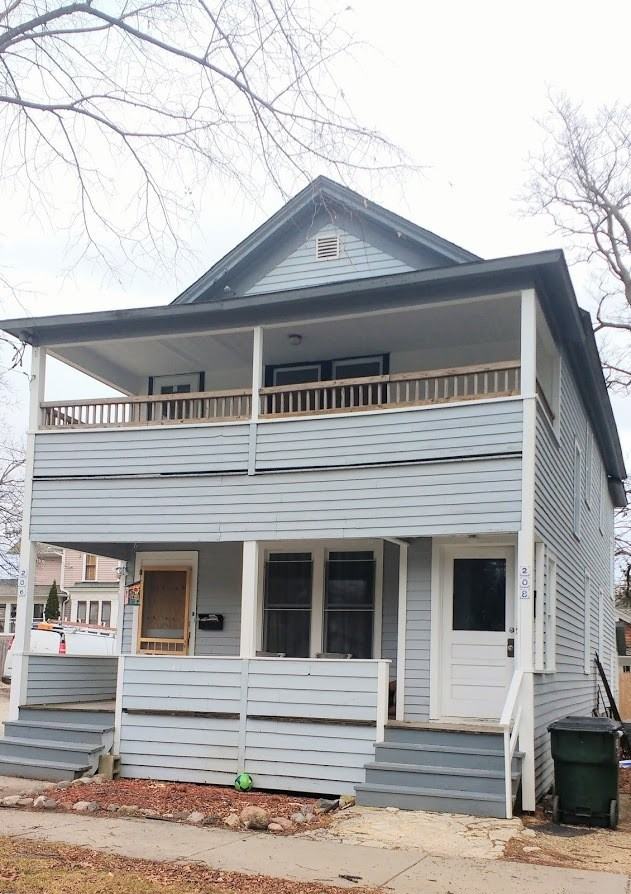 208 E Russell St - Photo 4 of 15
