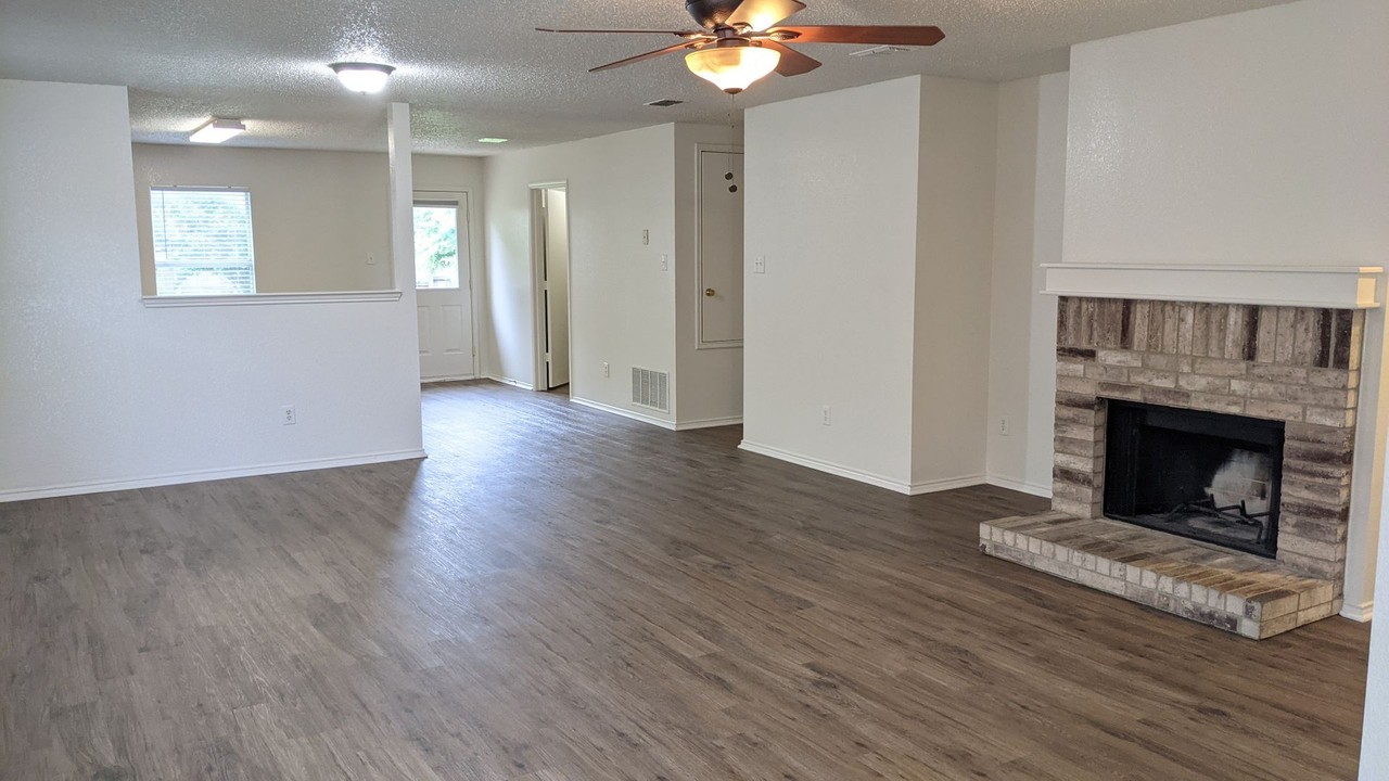 5504 Scotts Valley St - Photo 5 of 28