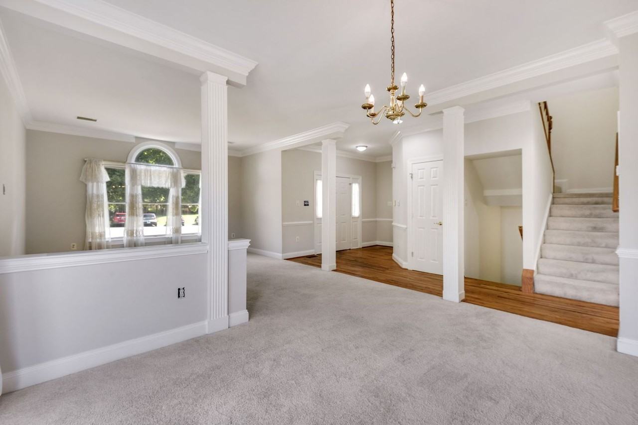 9202 Linden Grove Ct - Photo 7 of 38