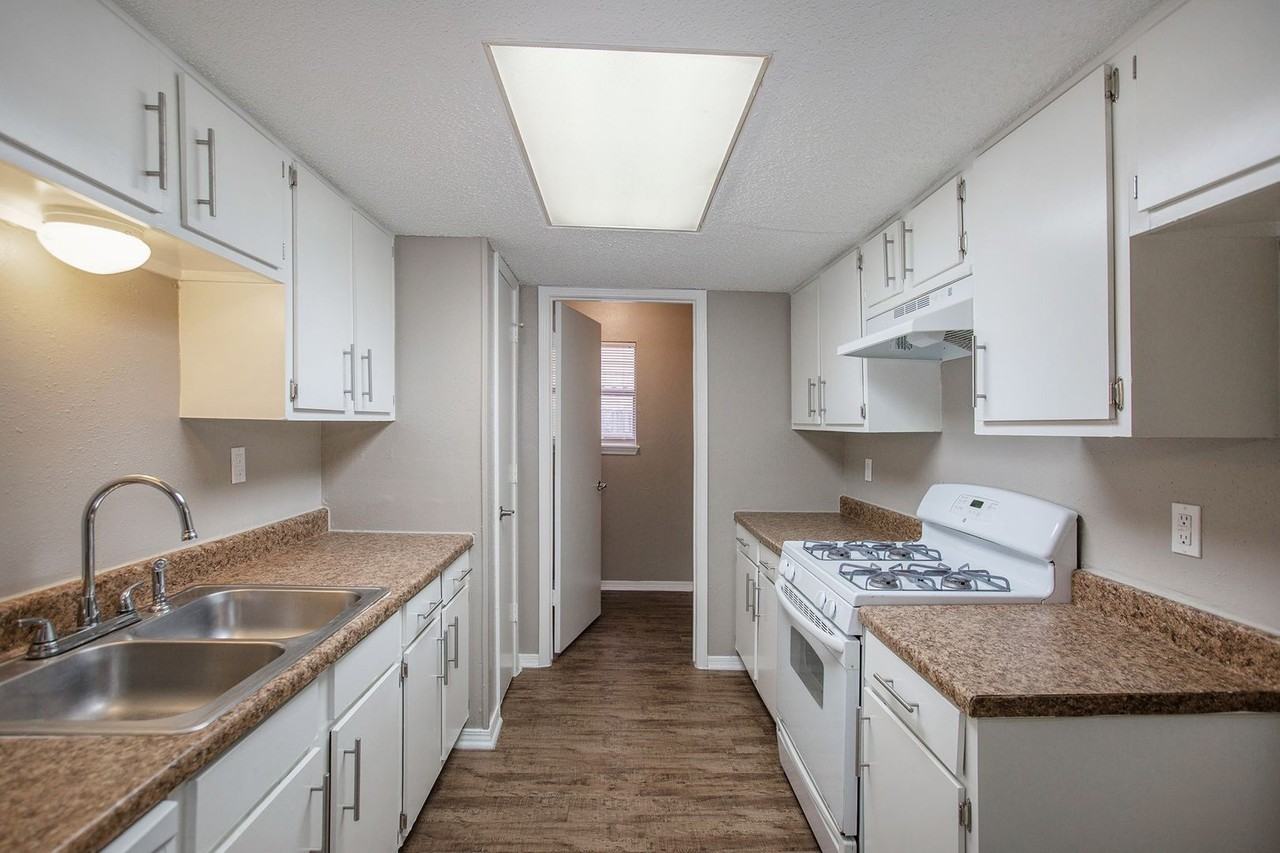 21039 Settlers Valley Dr - Photo 4 of 24