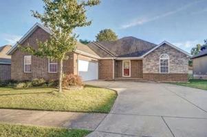 featured image of 596 E Thornhill Dr